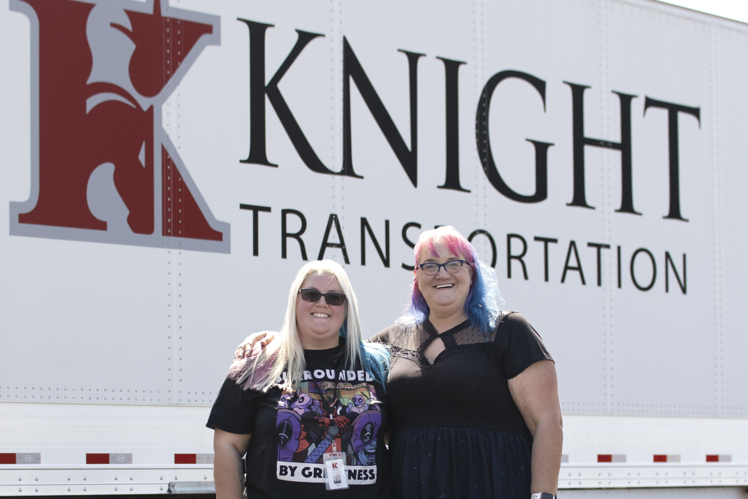 Demand for women in trucking - Female truck drivers at Knight Transportation